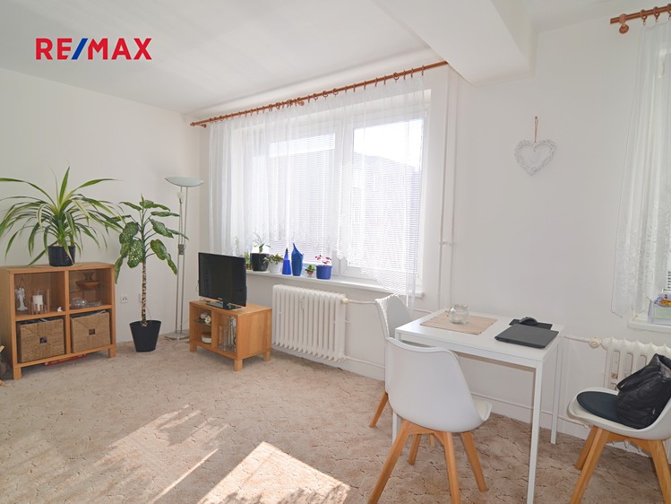 Pronájem bytu 1+kk 37 m² - foto 1