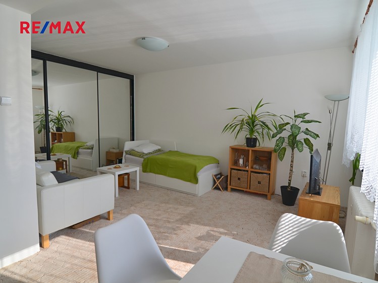 Pronájem bytu 1+kk 37 m² - foto 2