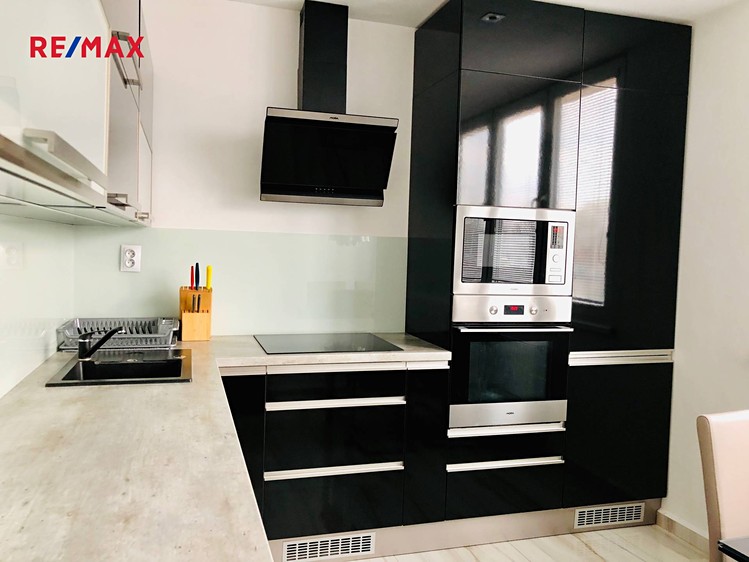 Pronájem bytu 2+1 60 m² (Jednopodlažní) - foto 4
