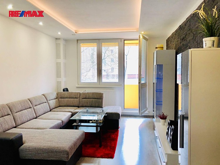 Pronájem bytu 2+1 60 m² (Jednopodlažní) - foto 2