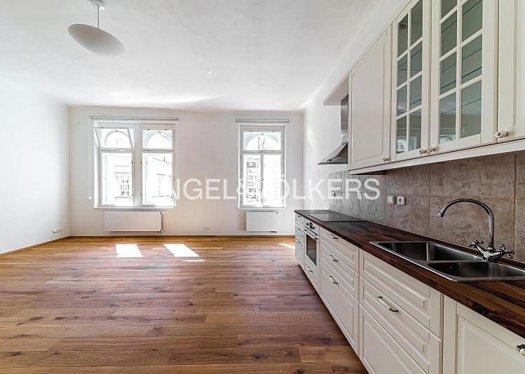 Pronájem bytu 2+kk 65 m² - foto 1
