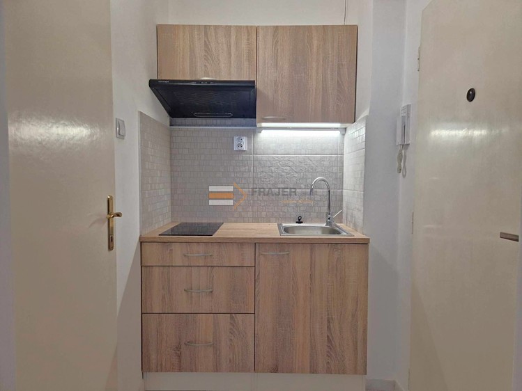 Pronájem bytu 1+kk 22 m² - foto 4