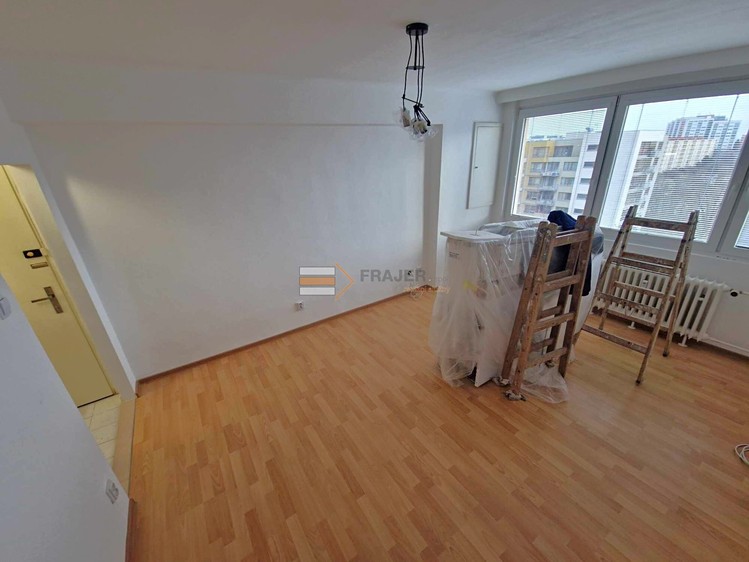Pronájem bytu 1+kk 22 m² - foto 1