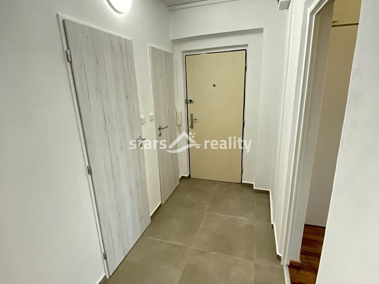 Pronájem bytu 3+1 68 m² - foto 2