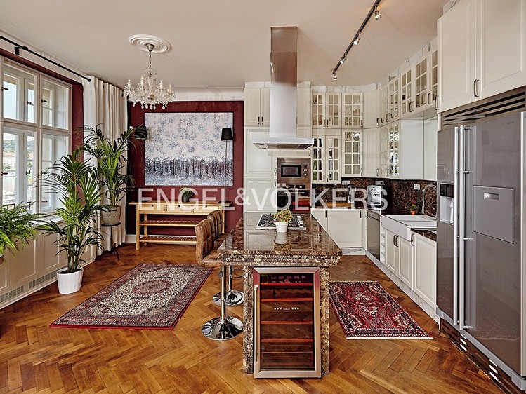 Pronájem bytu 4+kk 187 m² - foto 4