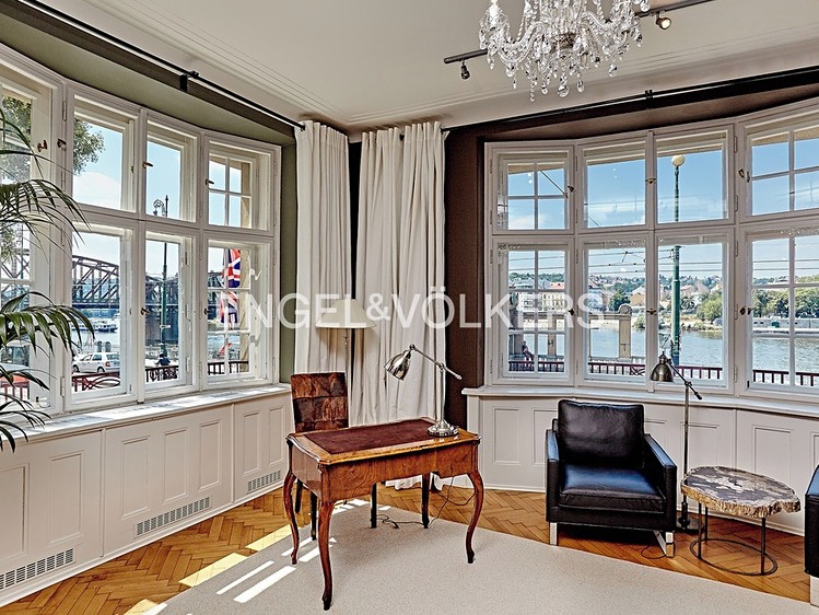 Pronájem bytu 4+kk 187 m² - foto 2
