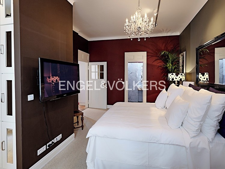 Pronájem bytu 4+kk 187 m² - foto 8