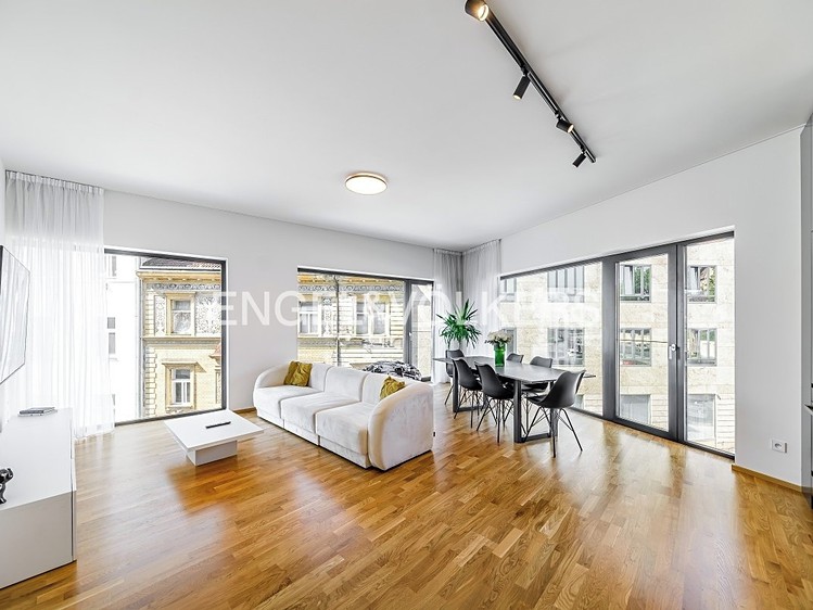 Pronájem bytu 2+kk 64 m² - foto 1