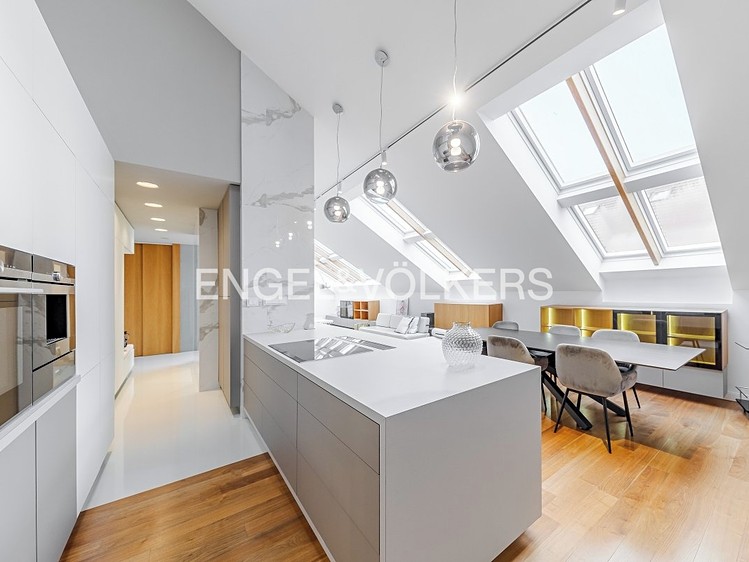 Pronájem bytu 4+kk 176 m² (Mezonet) - foto 2