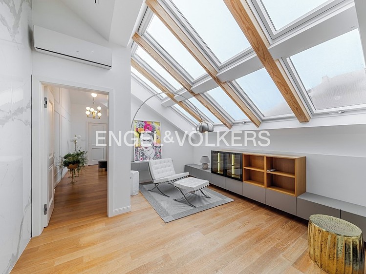Pronájem bytu 4+kk 176 m² (Mezonet) - foto 7