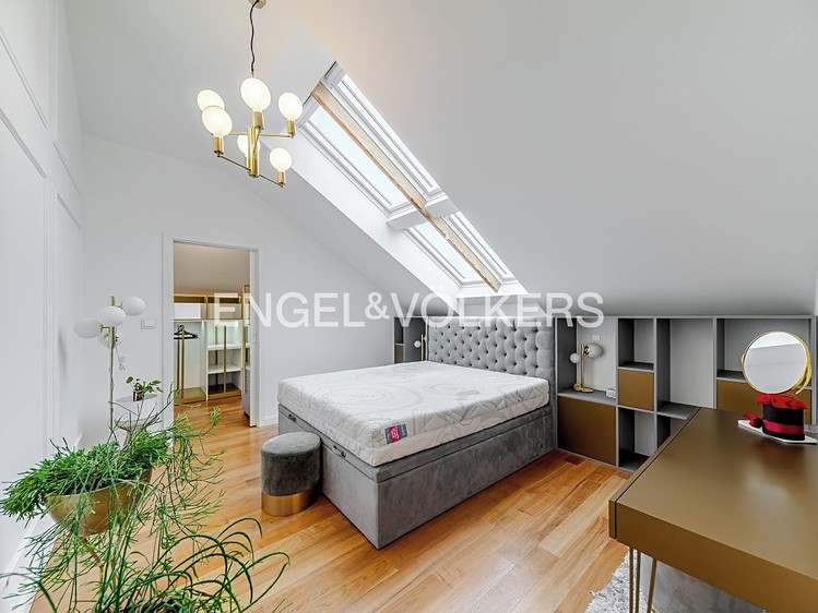 Pronájem bytu 4+kk 176 m² (Mezonet) - foto 8