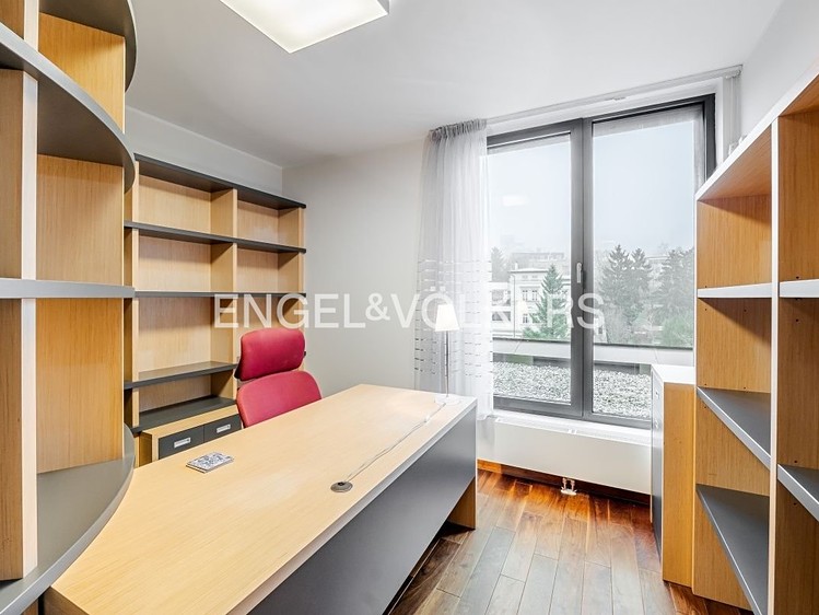Pronájem bytu 4+kk 165 m² - foto 7