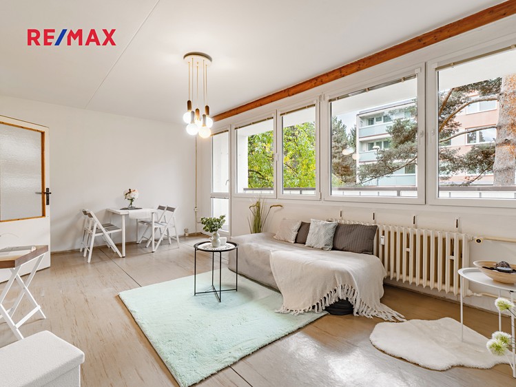 Pronájem bytu 3+1 67 m² - foto 1