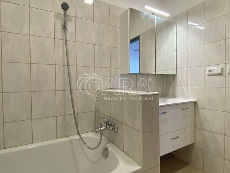 Pronájem bytu 2+kk 60 m² - foto 8