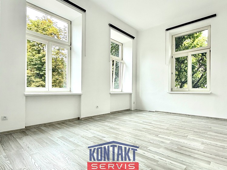 Pronájem bytu 3+1 90 m² - foto 3