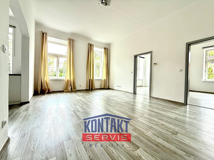 Pronájem bytu 3+1 90 m² - foto 1