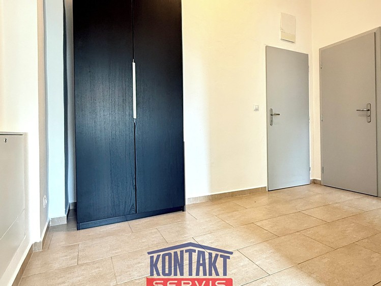 Pronájem bytu 3+1 90 m² - foto 8