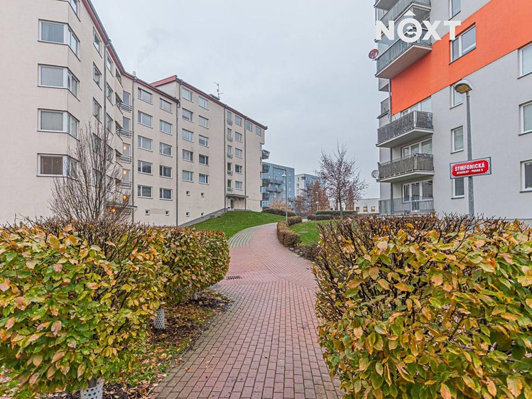 Pronájem bytu 2+kk 64 m² - foto 2