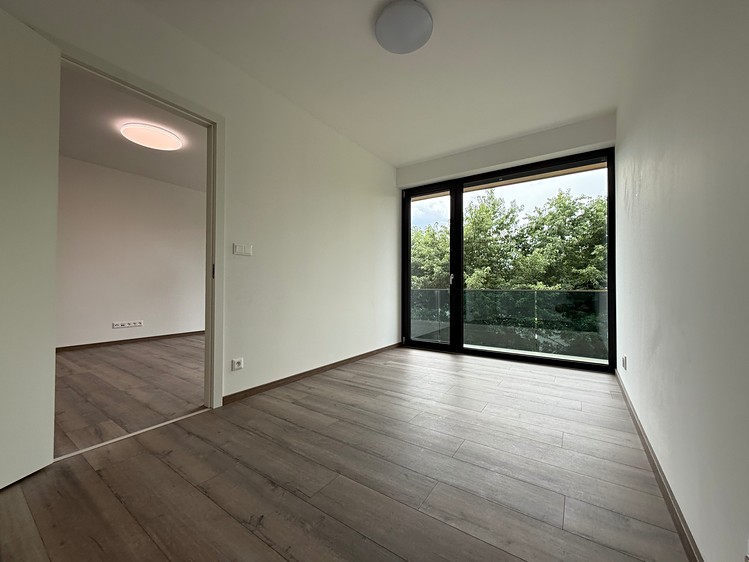 Pronájem bytu 2+kk 55 m² (Jednopodlažní) - foto 2