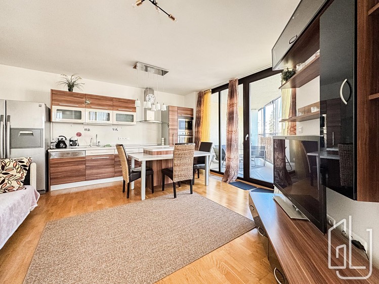 Pronájem bytu 2+kk 81 m² - foto 1