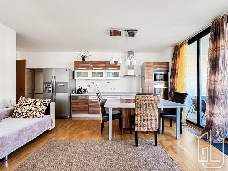Pronájem bytu 2+kk 81 m² - foto 4