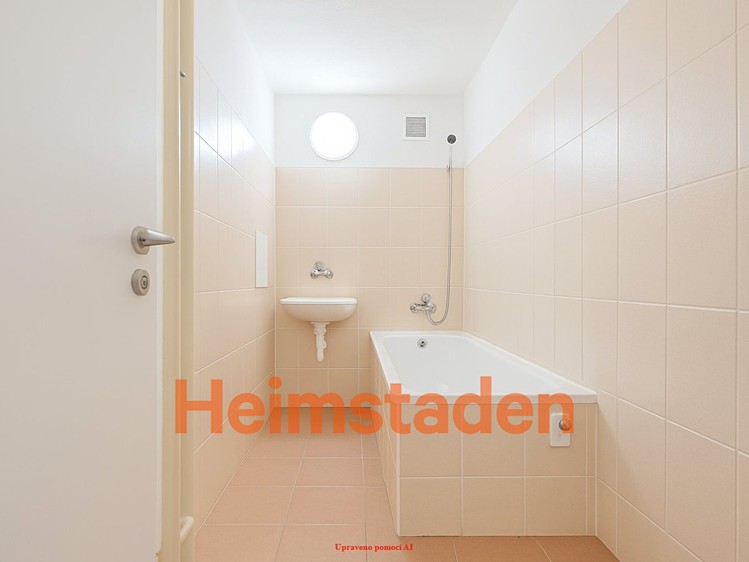 Pronájem bytu 2+1 92 m² - foto 4