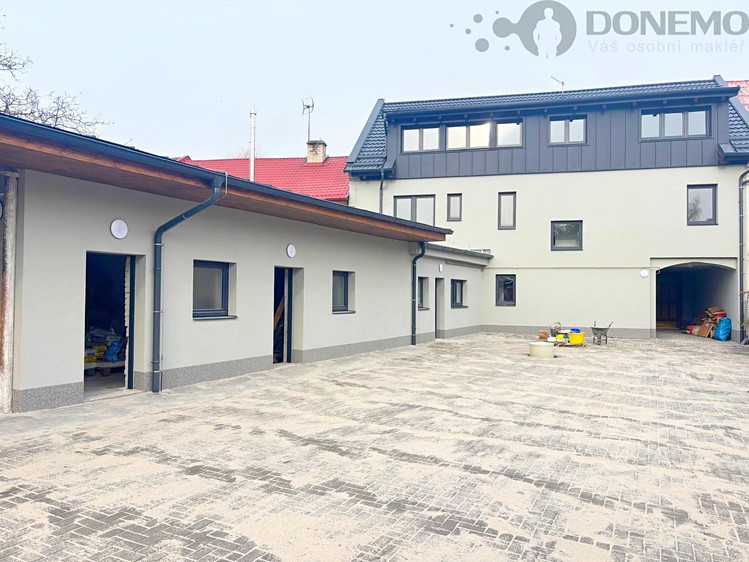 Pronájem bytu 2+kk 45 m² (Podkrovní) - foto 1