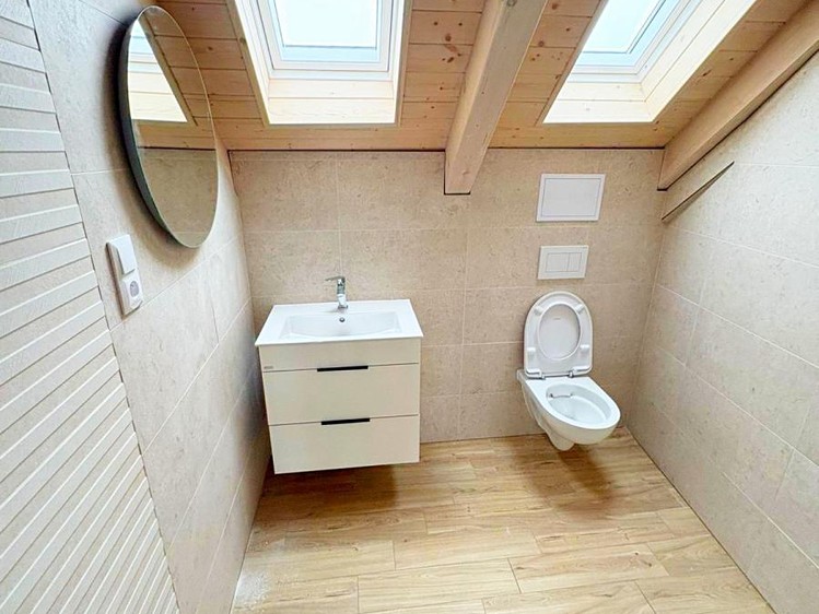 Pronájem bytu 2+kk 45 m² (Podkrovní) - foto 5