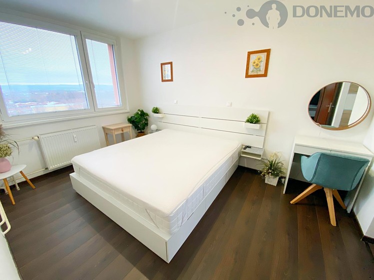 Pronájem bytu 4+1 76 m² - foto 8