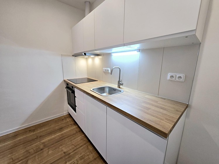 Pronájem bytu 1+kk 35 m² - foto 3
