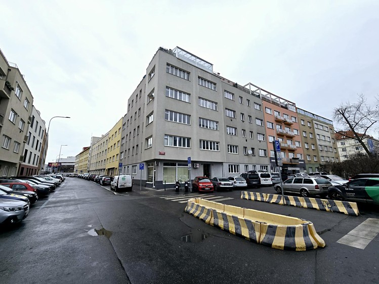 Pronájem bytu 1+kk 35 m² - foto 1