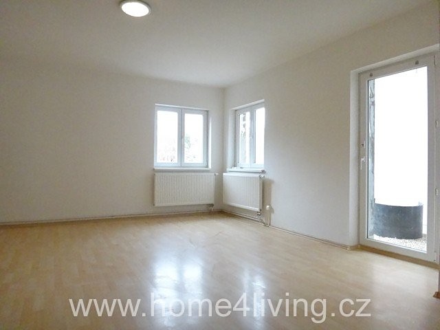 Pronájem bytu 1+1 70 m² - foto 3