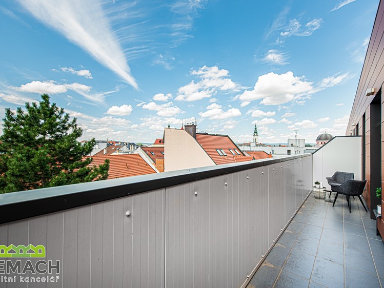 Pronájem bytu 2+kk 77 m² - foto 2