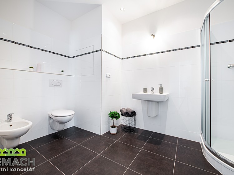 Pronájem bytu 2+kk 77 m² - foto 5