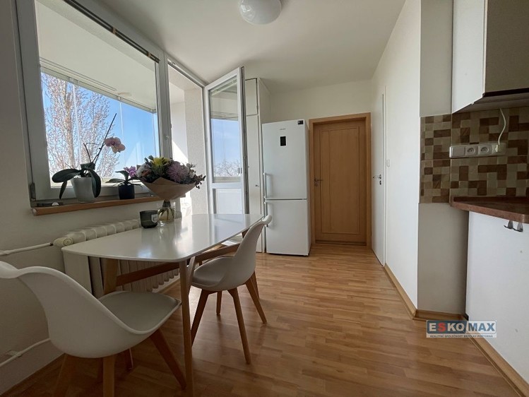 Pronájem bytu 3+1 68 m² - foto 4
