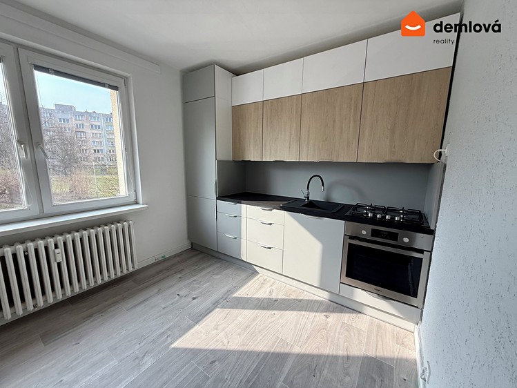 Pronájem bytu 1+1 38 m² - foto 1