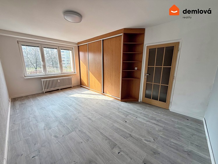 Pronájem bytu 1+1 38 m² - foto 3