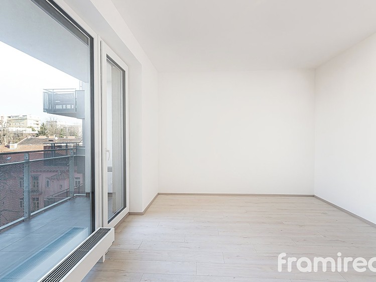 Pronájem bytu 4+kk 111 m² - foto 4