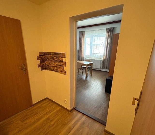 Pronájem bytu 1+kk 33 m² - foto 2
