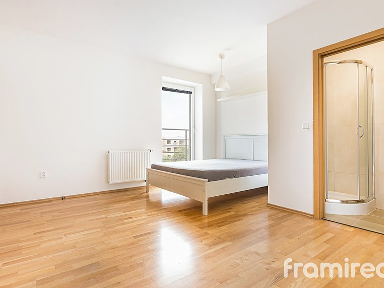 Pronájem bytu 2+kk 65 m² - foto 2