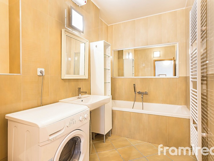 Pronájem bytu 2+kk 65 m² - foto 6