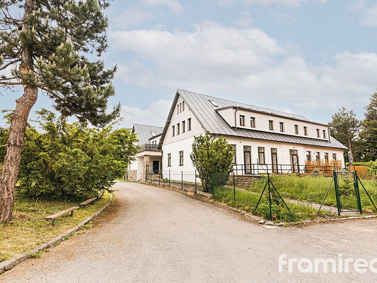 Pronájem bytu 3+kk 119 m² - foto 3