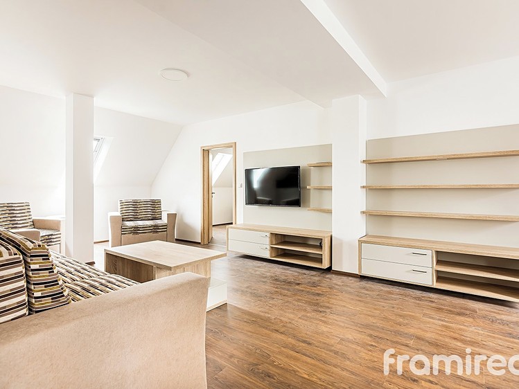 Pronájem bytu 3+kk 119 m² - foto 8