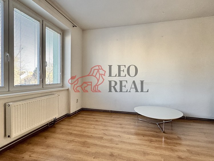 Pronájem bytu 2+1 59 m² - foto 3