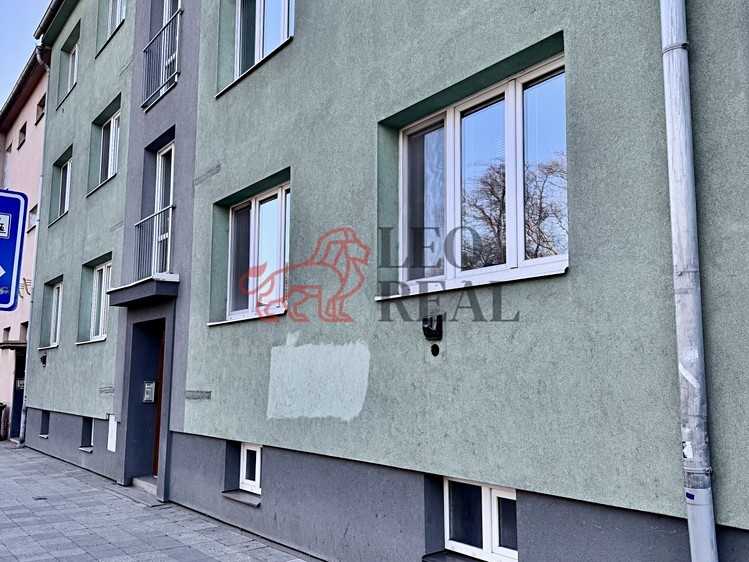 Pronájem bytu 2+1 59 m² - foto 8