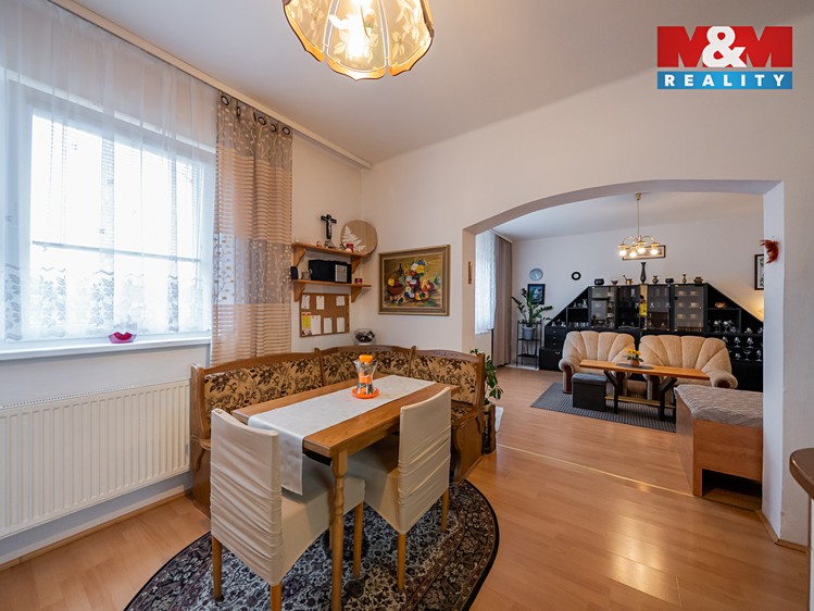 Prodej rodinného domu 142 m², pozemek 960 m² - foto 3