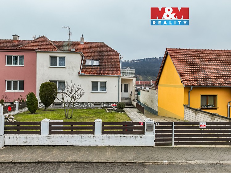 Prodej rodinného domu 142 m², pozemek 960 m² - foto 1