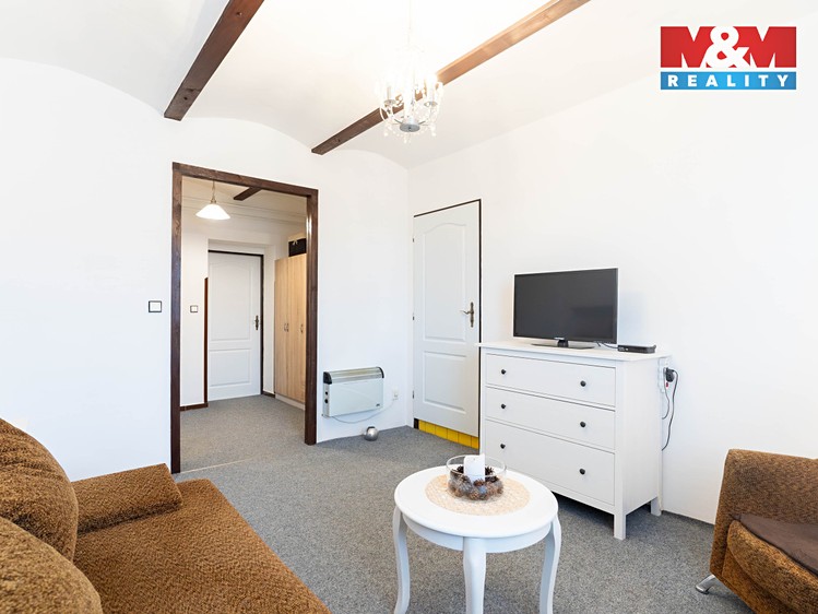 Prodej rodinného domu 173 m², pozemek 733 m² - foto 4