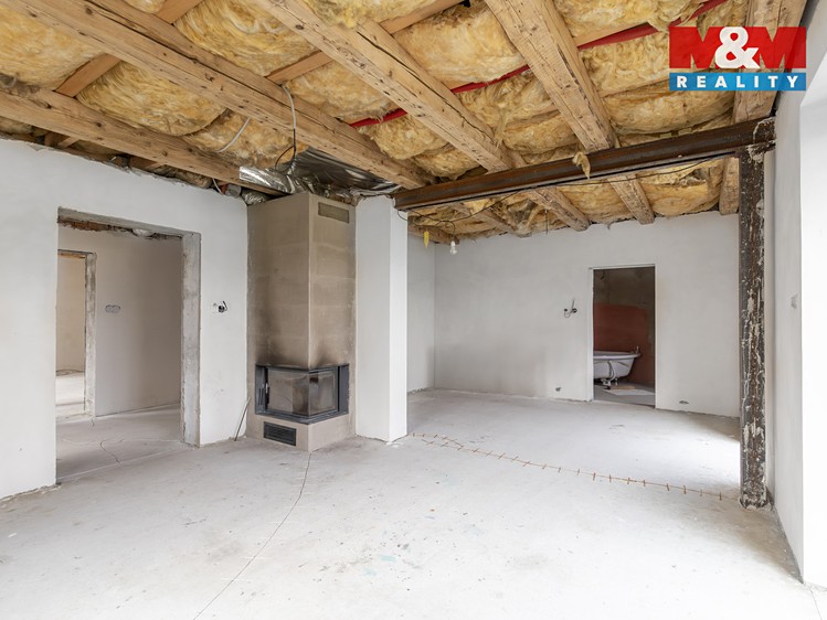 Prodej rodinného domu 232 m², pozemek 1 131 m² - foto 3