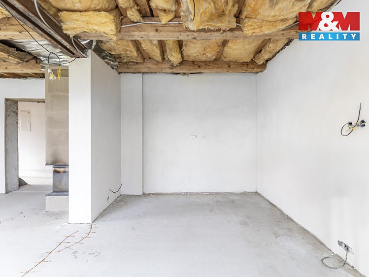 Prodej rodinného domu 232 m², pozemek 1 131 m² - foto 7